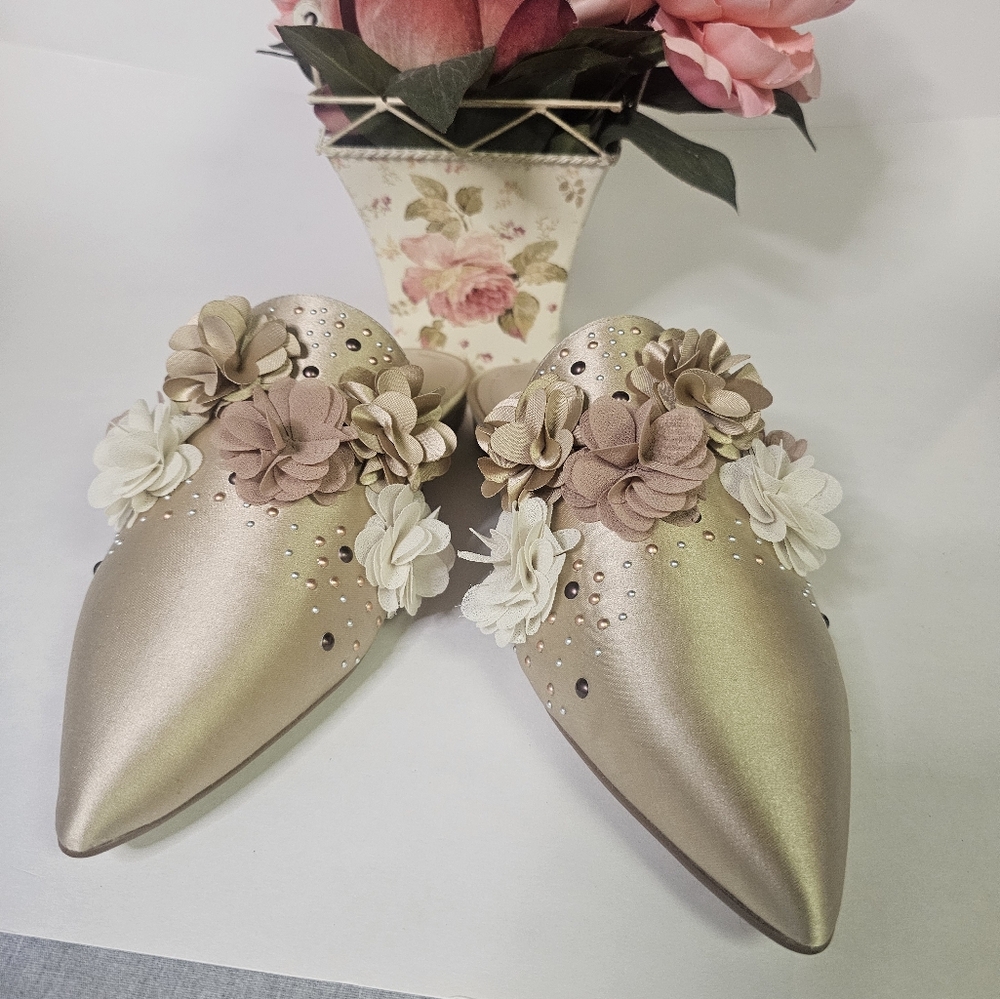 Elegant Gold Floral Embellished Shoes By Charles David